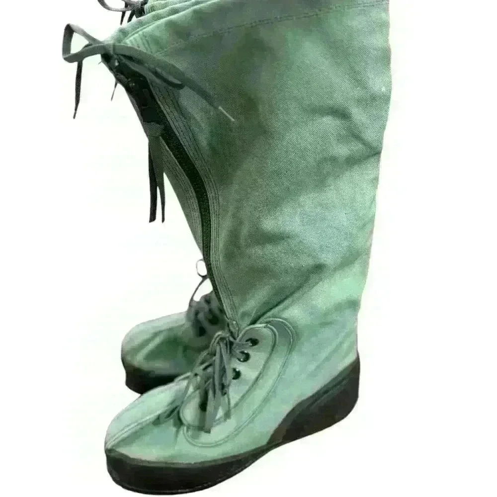 Wellco Snow/Extreme Cold Weather Mukluks Boots, Made in USA Size Small NWOT